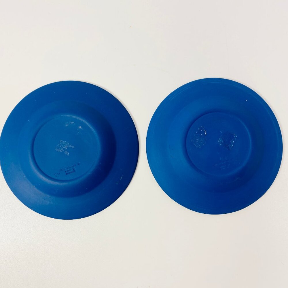 Set of 2  DkBlue Wedgwood Queen Elizabeth & Duke Edinburgh Silver Jubilee Plates - Picture 2 of 4